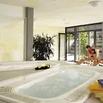 Artos Hotel 3*