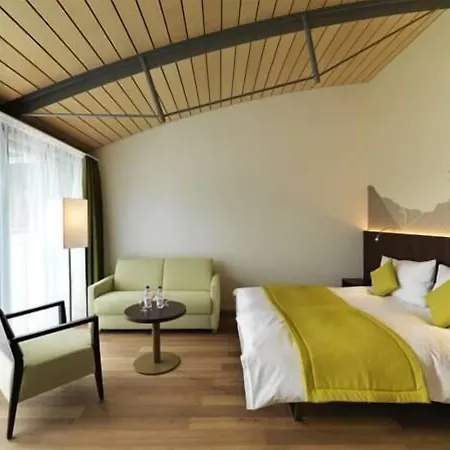 Artos Hotel 3*