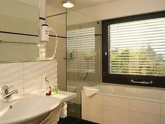 فندق Artos 3*