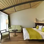 Artos Hotel 3*