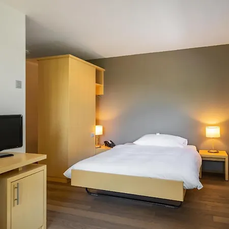Artos Hotel 3*